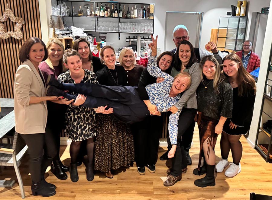 Nach über 40 Jahren Praxistätigkeit verabschiedet sich Frau Dr.Janssen in den wohlverdienten Ruhestand